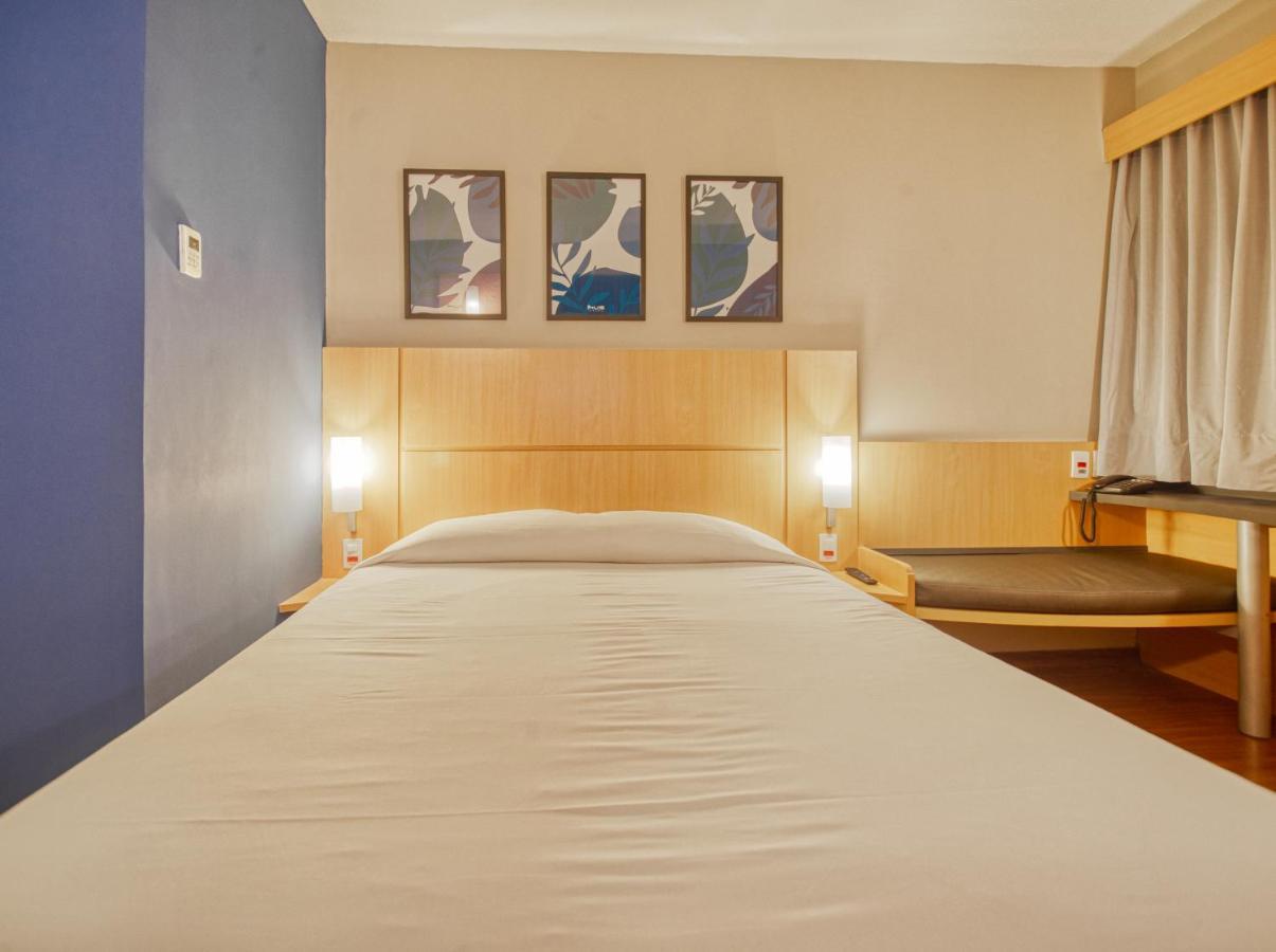 Hus Hotel Dourados Esterno foto