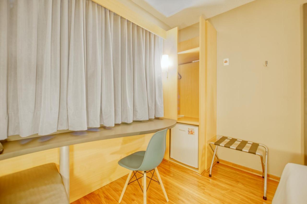Hus Hotel Dourados Esterno foto
