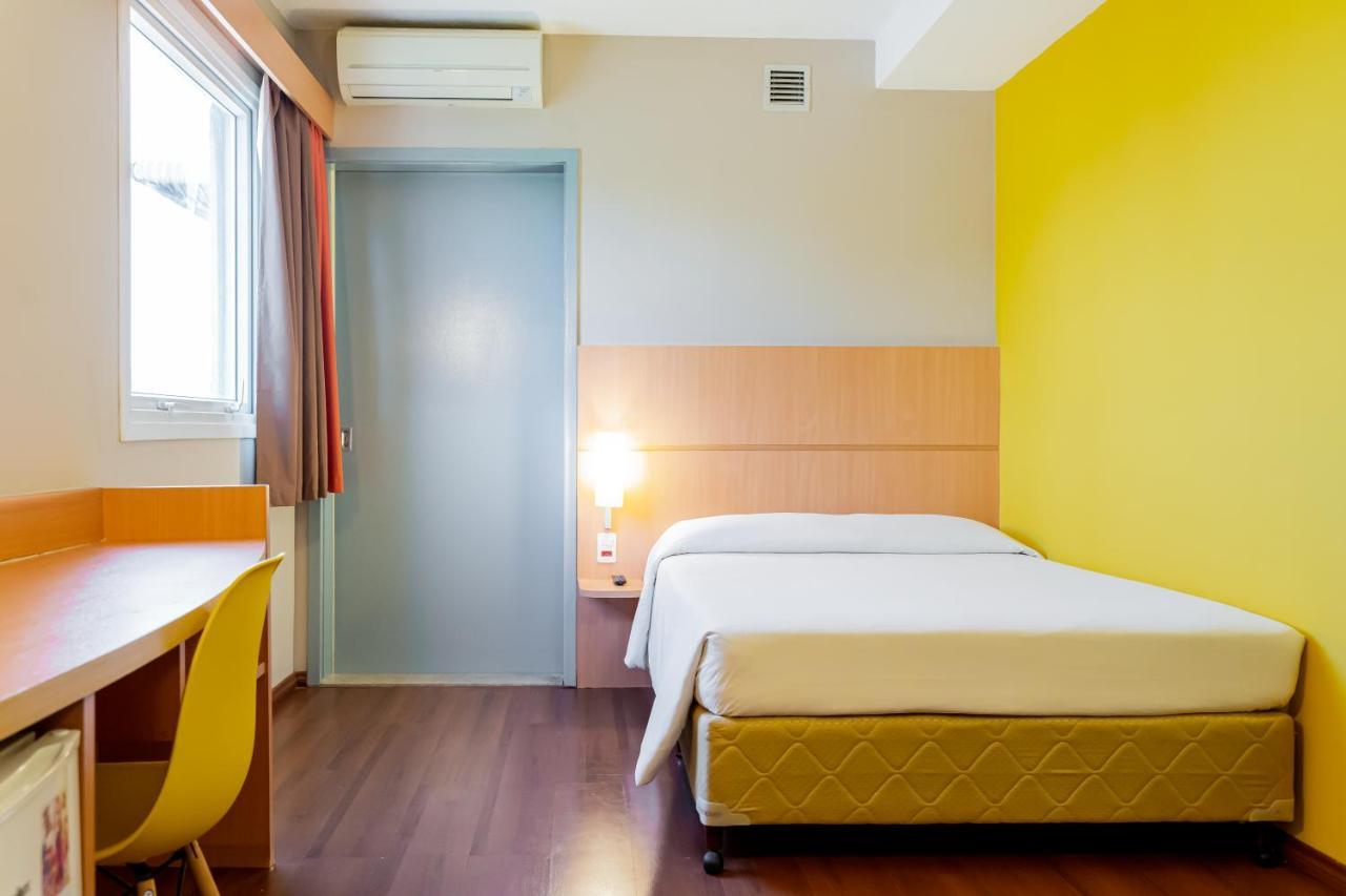 Hus Hotel Dourados Esterno foto