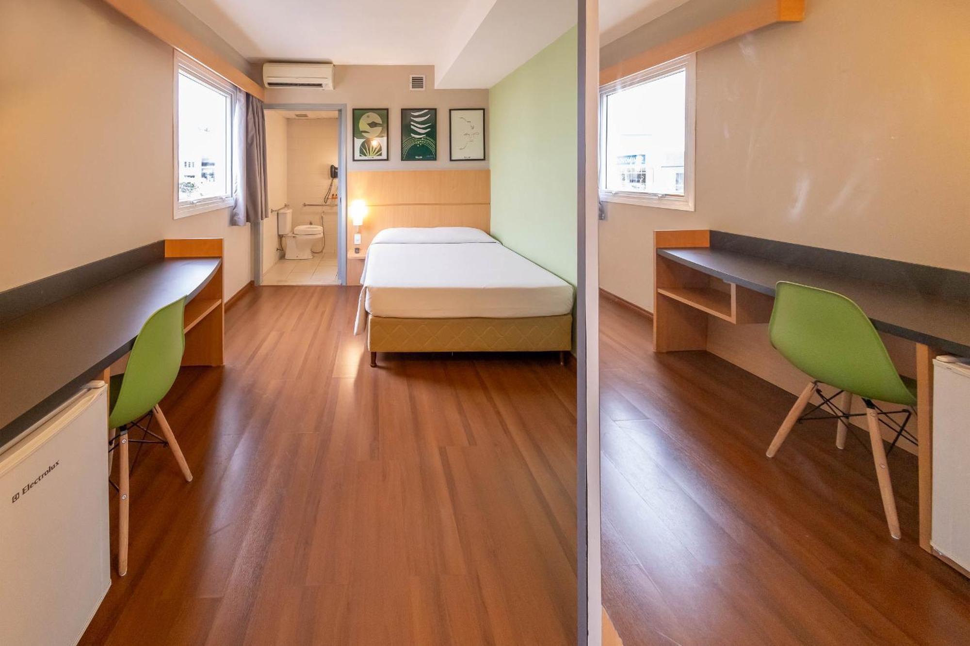 Hus Hotel Dourados Esterno foto